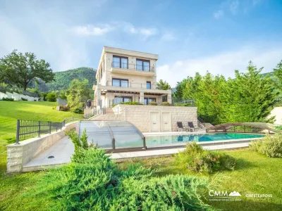 Einzigartige Villa in Tivat